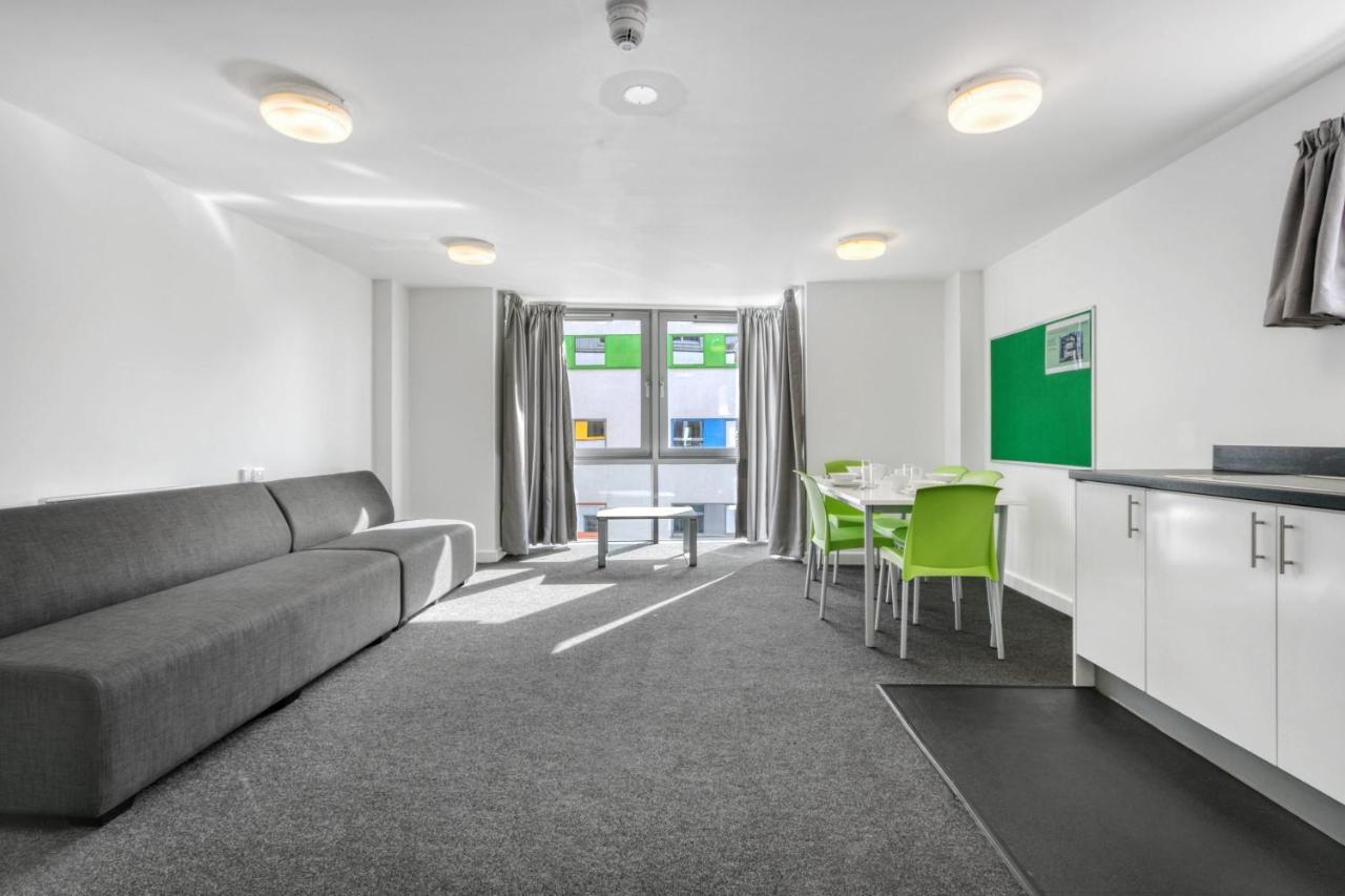 Bright & Central Room In Luton, Sleeps 2 Лутон Экстерьер фото