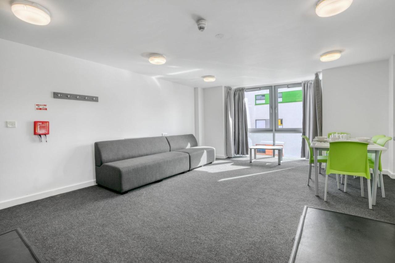 Bright & Central Room In Luton, Sleeps 2 Лутон Экстерьер фото