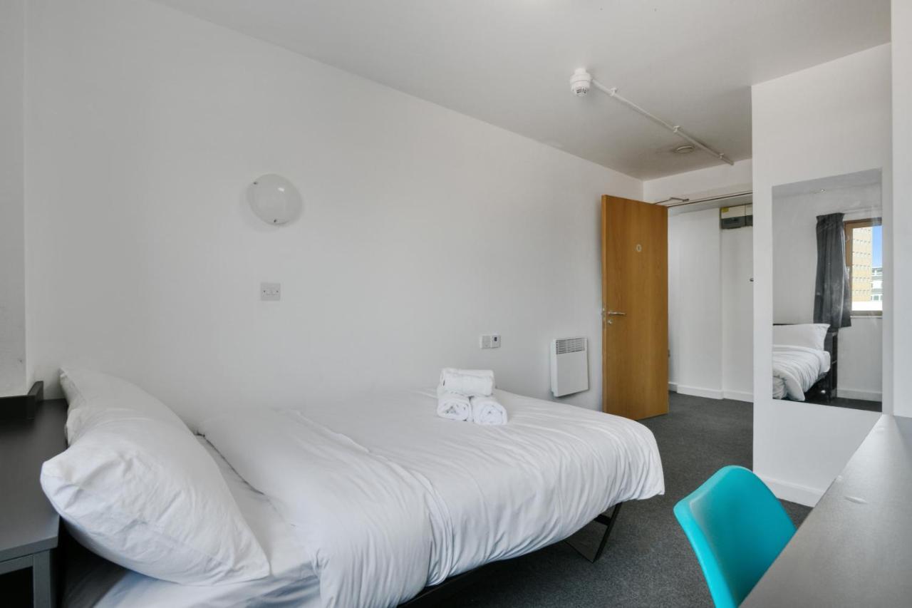 Bright & Central Room In Luton, Sleeps 2 Лутон Экстерьер фото
